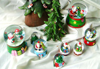 poly-resin-xmas-tree-&-wate